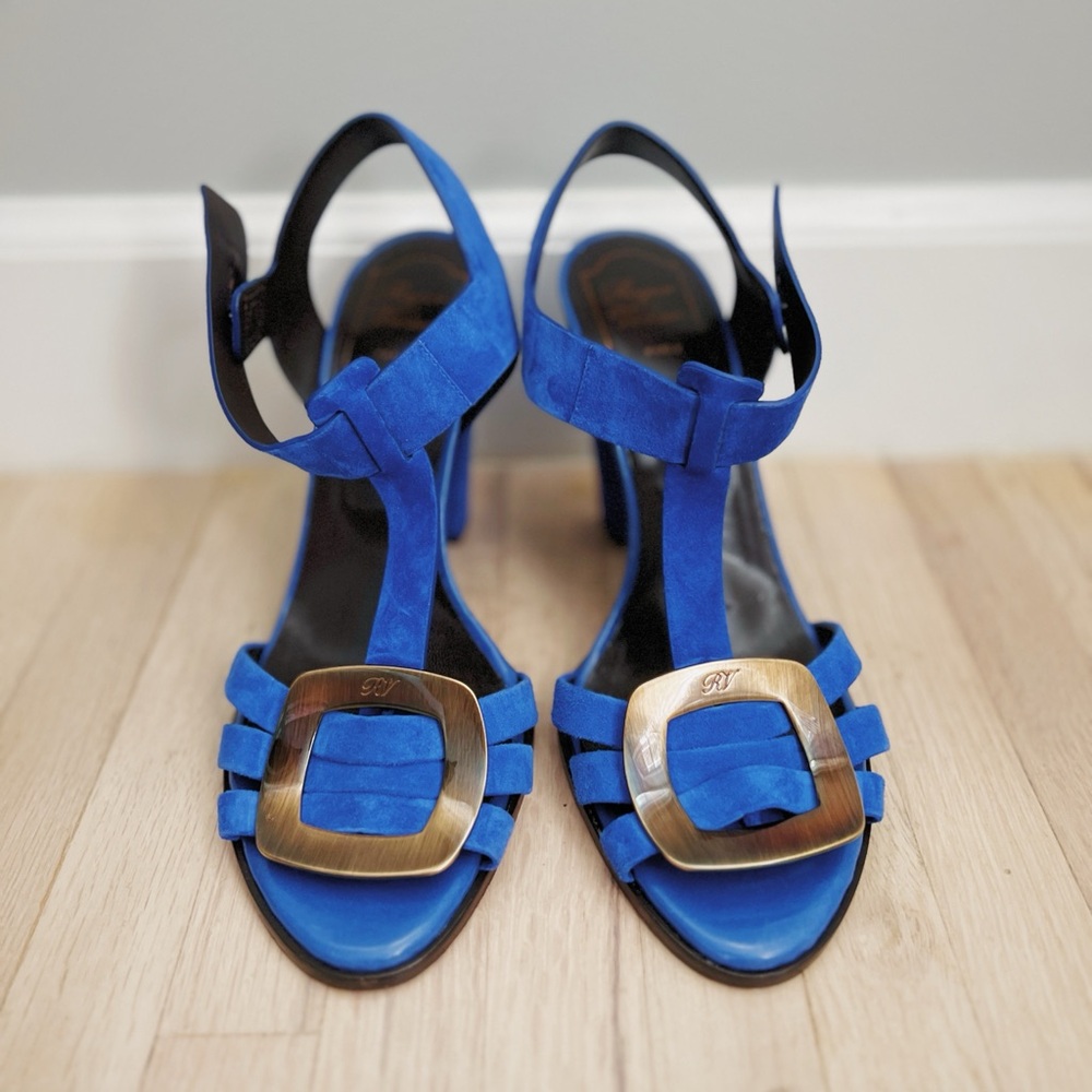 Roger Vivier Buckle T-Strap Suede Leather Sandals